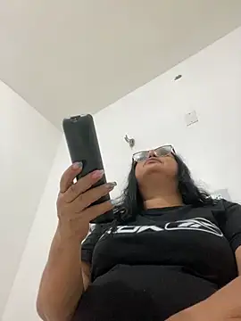 GiaNahomi online show from 18, 12, 2024