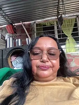 GiaNahomi online show from 31, 12, 2024
