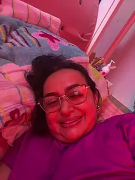 GiaNahomi online show from 2, 1, 2025