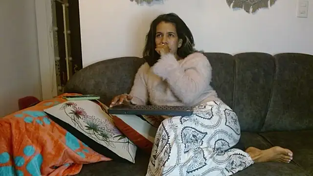 Vanessa Aniston online show from 20, 4, 2026