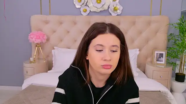 milaleoneli online show from 18, 2, 2025