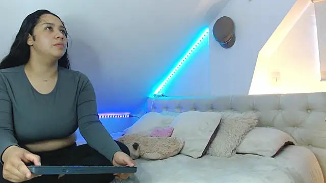 Scarlett Jazmin online show from 18, 10, 2025