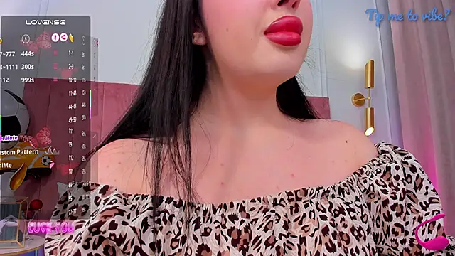 Snapshot of Mayzzie chatting on 27, 6, 2026 Mayzzie online show from 27, 6, 2026