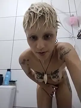 Luci foxx online show from 10, 3, 2026