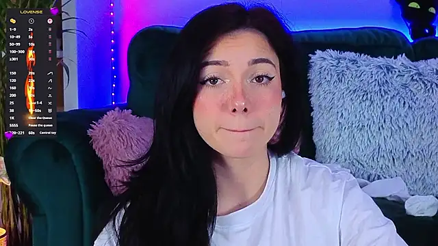 AveryWillow online show from 8, 3, 2026