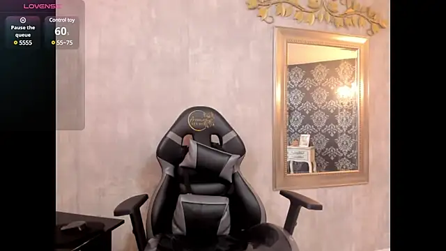 Snapshot of Selenecollins chatting on 7, 2, 2025 Selenecollins online show from 7, 2, 2025