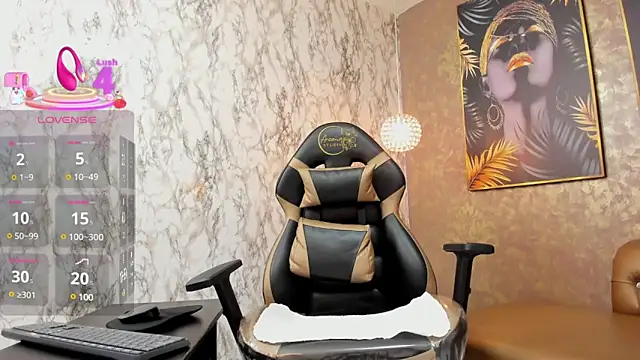 Snapshot of Selenecollins chatting on 19, 3, 2025 Selenecollins online show from 19, 3, 2025