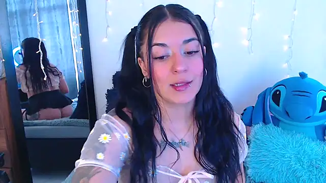 Samanta james19 online show from 12, 11, 2025