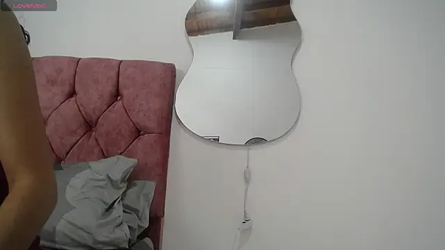 AMBER LOVE22 online show from 4, 1, 2025