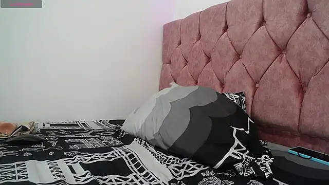 AMBER LOVE22 online show from 9, 1, 2025