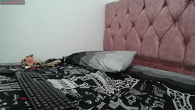 AMBER LOVE22 online show from 12, 1, 2025