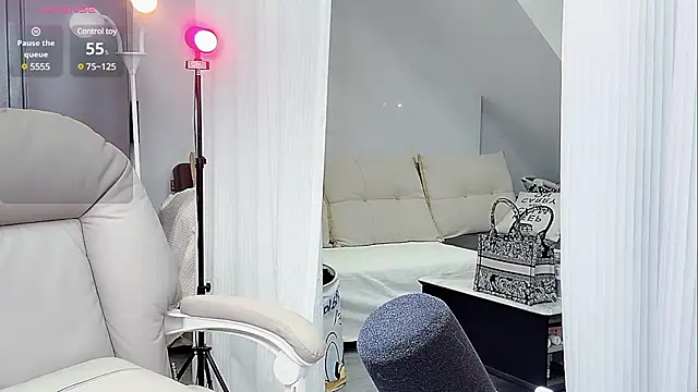 yoyo520- online show from 8, 3, 2025