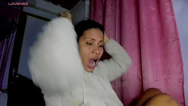 Nenita Hot  online show from 24, 9, 2025