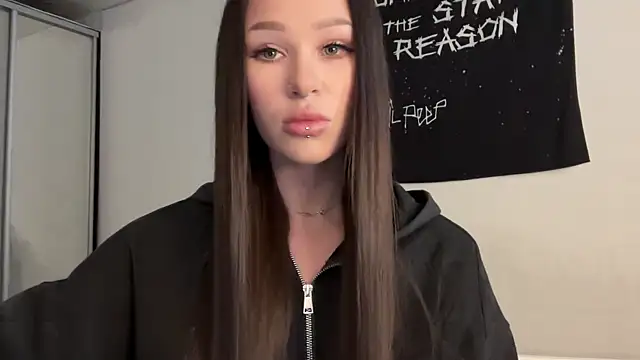 ur molly online show from 28, 2, 2026