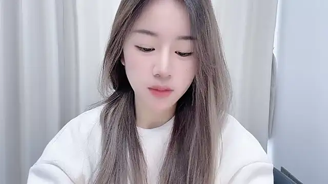 chloe-01 online show from 7, 12, 2024