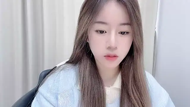 chloe-01 online show from 22, 12, 2024