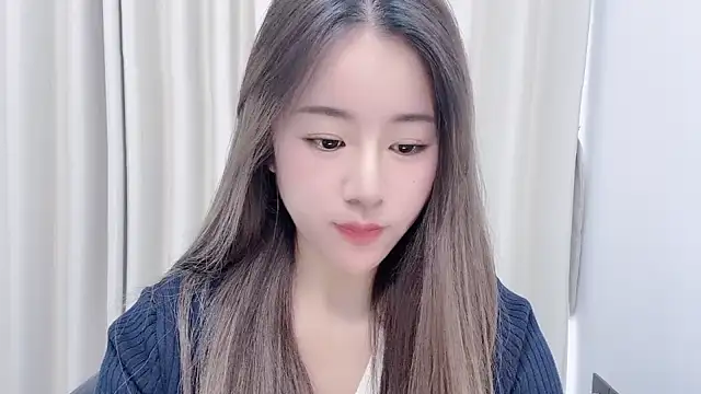 chloe-01 online show from 10, 1, 2025