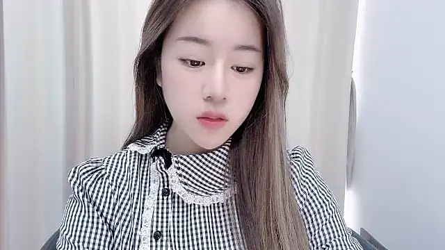 chloe-01 online show from 12, 1, 2025