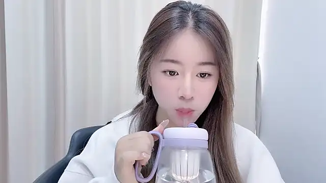 chloe-01 online show from 14, 1, 2025