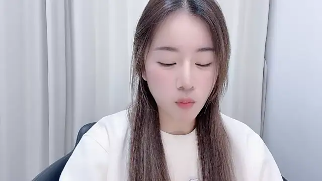 chloe-01 online show from 17, 1, 2025