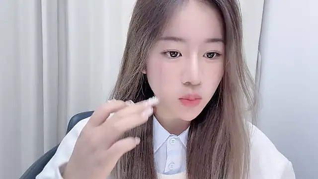 chloe-01 online show from 22, 1, 2025