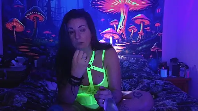 tattoomilf86 online show from 1, 2, 2025