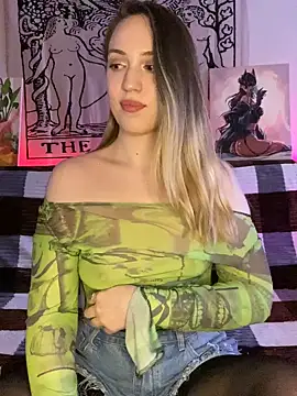 Snapshot of Emily_the_temptress_ chatting on 11, 1, 2025 Emily the temptress online show from 11, 1, 2025