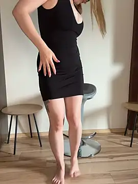Mia harmati online show from 7, 6, 2026