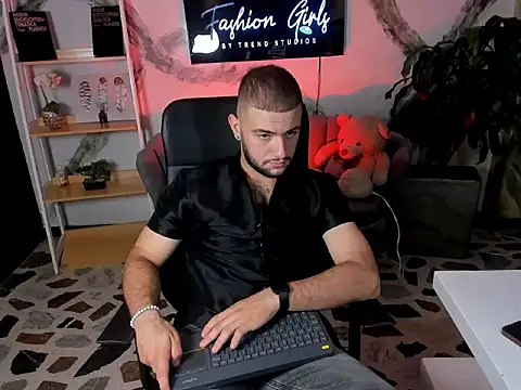 MaximusDick1  online show from 20, 12, 2025