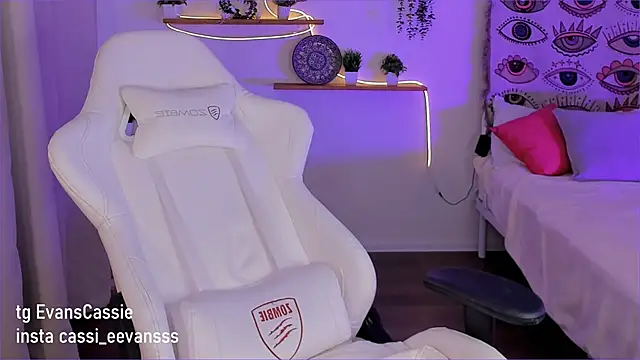 Cassie Ice online show from 25, 2, 2025