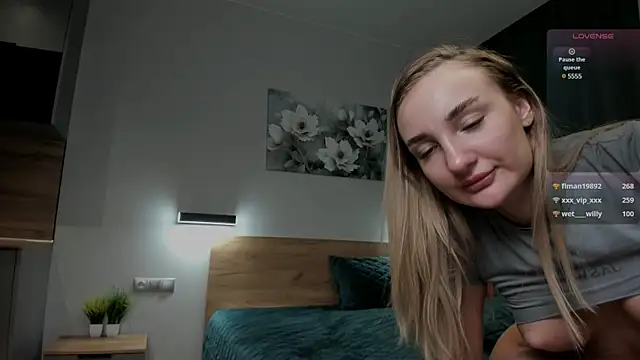 Snapshot of chloewallace chatting on 1, 3, 2025 chloewallace online show from 1, 3, 2025