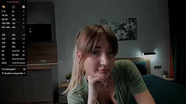 Snapshot of chloewallace chatting on 6, 3, 2025 chloewallace online show from 6, 3, 2025