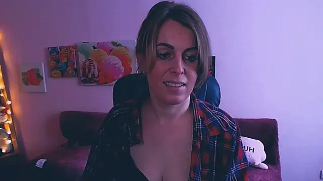 Hot Milady online show from 13, 2, 2025