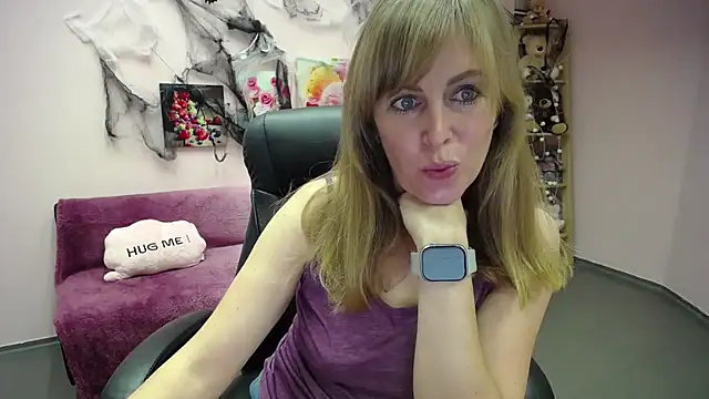 Hot Milady online show from 7, 11, 2025