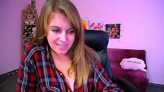 Hot Milady online show from 15, 12, 2025