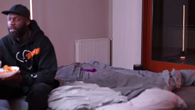 MacTroy online show from 15, 1, 2025