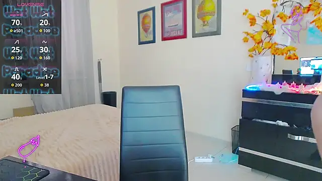 Lillianhot68 online show from 8, 11, 2025