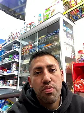 JuanZapata33 online show from 30, 4, 2026