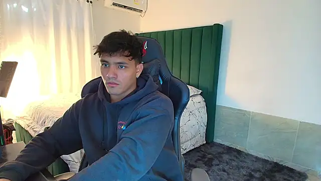 Snapshot of man_dur07 chatting on 21, 12, 2025 man dur07 online show from 21, 12, 2025