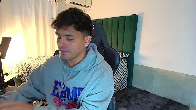 Snapshot of man_dur07 chatting on 22, 12, 2025 man dur07 online show from 22, 12, 2025