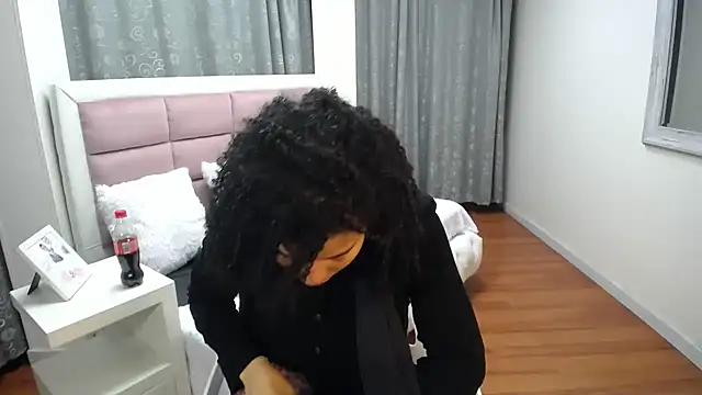 Snapshot of Mayaa_ross chatting on 14, 12, 2024 Mayaa ross online show from 14, 12, 2024