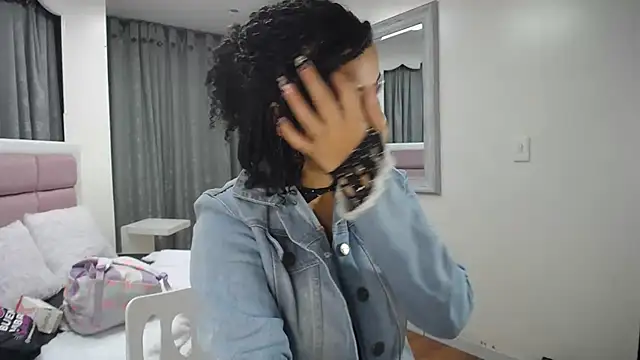 Snapshot of Mayaa_ross chatting on 4, 2, 2025 Mayaa ross online show from 4, 2, 2025