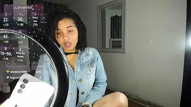 Snapshot of Mayaa_ross chatting on 4, 2, 2025 Mayaa ross online show from 4, 2, 2025