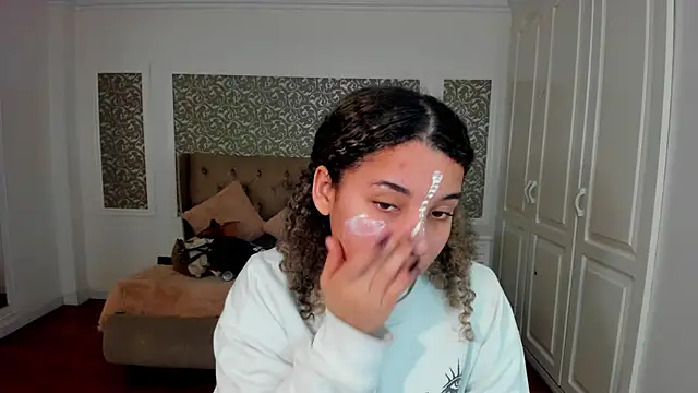 Snapshot of Mayaa_ross chatting on 23, 9, 2025 Mayaa ross online show from 23, 9, 2025