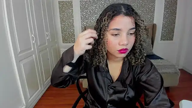 Snapshot of Mayaa_ross chatting on 10, 10, 2025 Mayaa ross online show from 10, 10, 2025