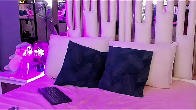 Snapshot of Kitty_Eliffe chatting on 24, 1, 2025 Kitty Eliffe online show from 24, 1, 2025