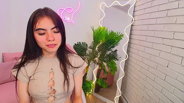 Roxanne tay online show from 11, 12, 2024