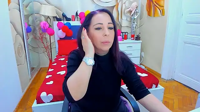 LauraSin online show from 12, 2, 2025