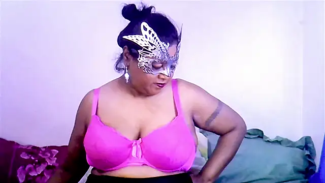 Snapshot of Mysterylady143 chatting on 9, 7, 2026 Mysterylady143 online show from 9, 7, 2026