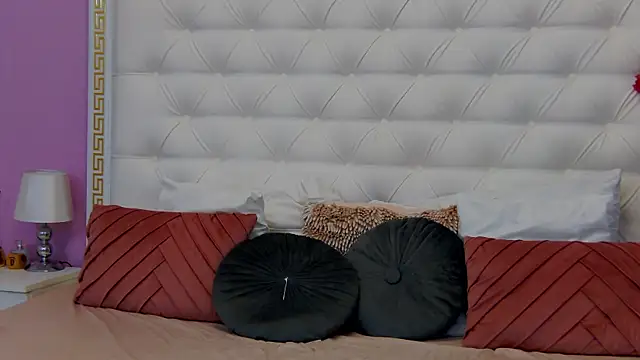 Lenna Paul online show from 13, 2, 2025